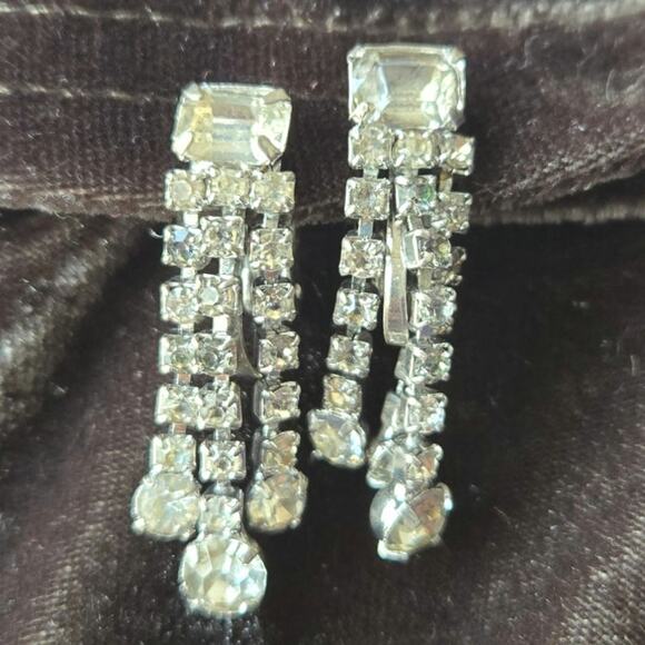Vintage 1930's Art Deco Style Rhinestone Fringe Clip Earrings Silver tone Metal - Picture 2 of 4
